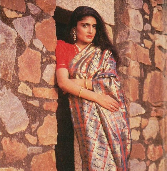 Sari, Always in Vogue