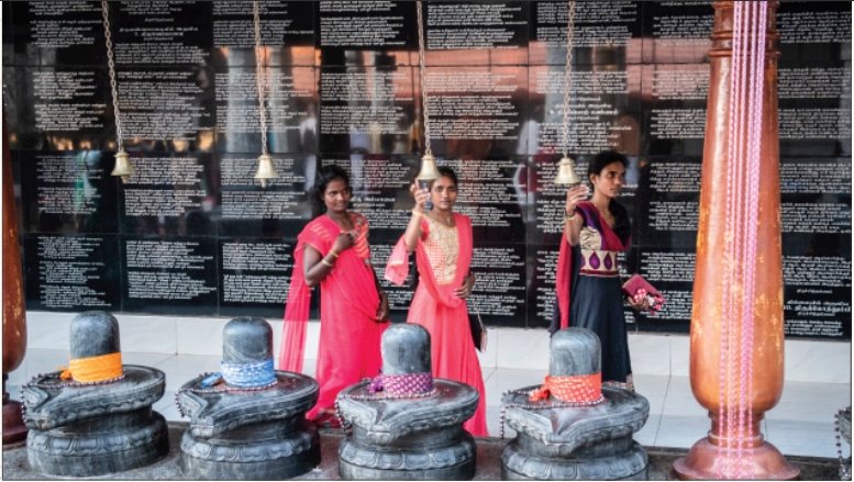 A Palace of Tamil Devotional Poetry